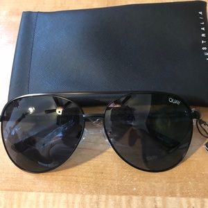 QUAY Australia Vivienne Sunglasses